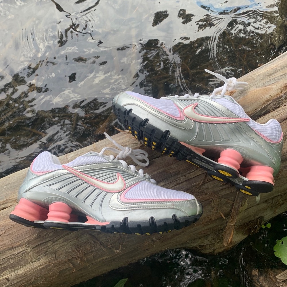 Womens livestrong nike shox